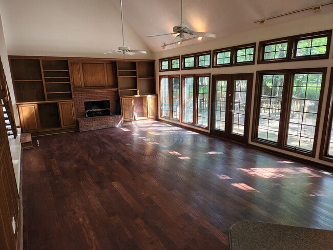 Building Photo - Available Soon! RARE! Exquisite home for l...