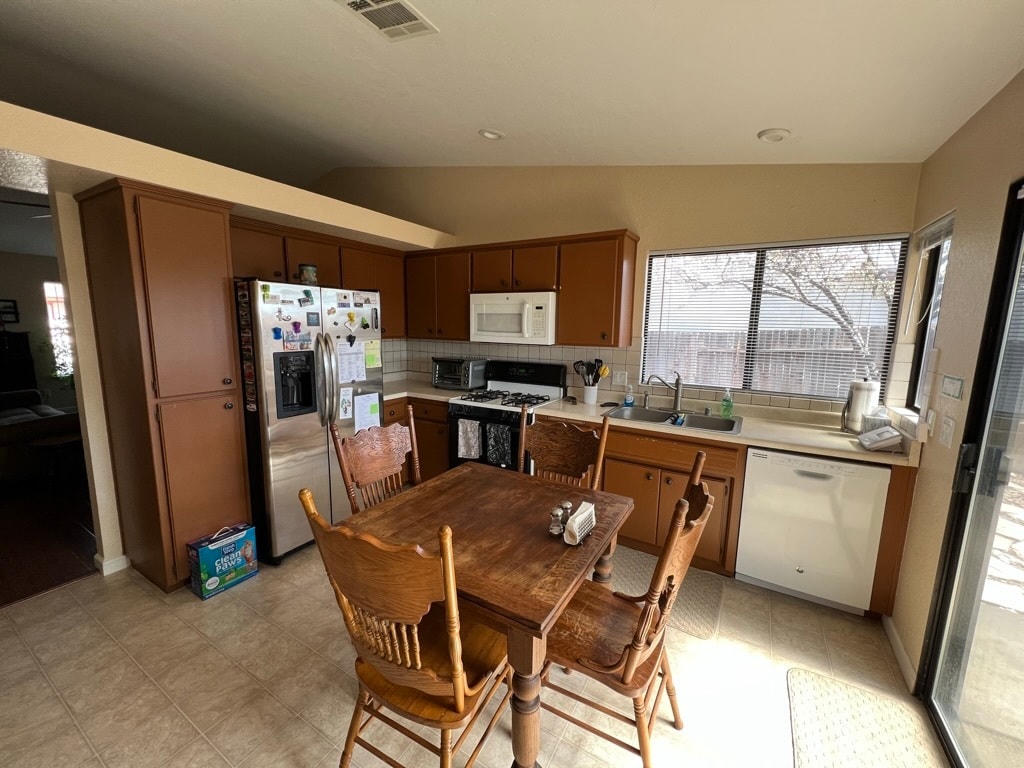 Building Photo - 212 Oak Meadow Ln