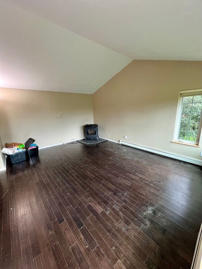 Building Photo - Spacious 3BR/2.5BA Fairbanks Home – Garage...
