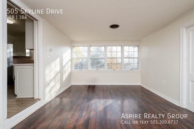 Building Photo - 505 Skyline Dr