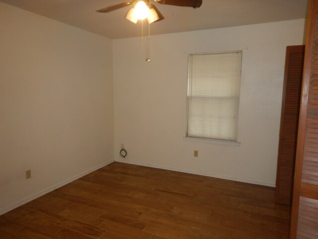 Building Photo - 2114 Hollyhill Rd