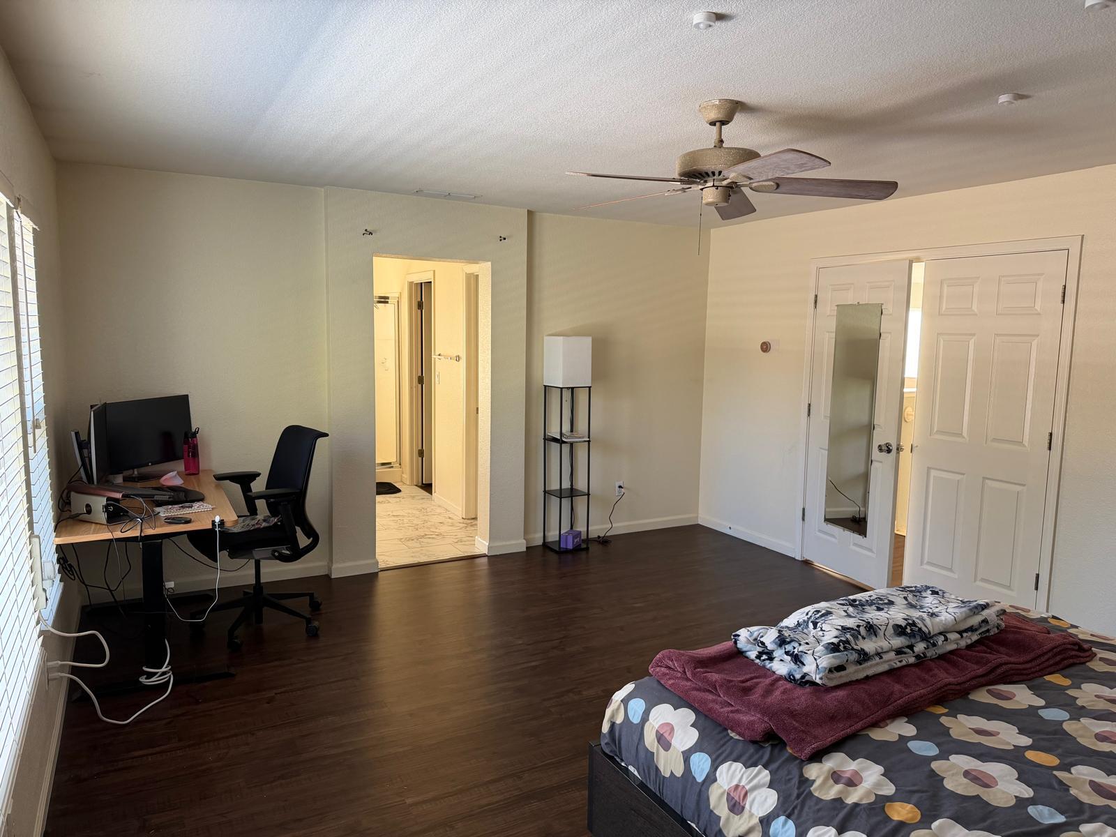 Building Photo - 1084 Huntly Dr