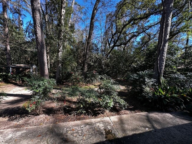 Building Photo - 1221 Winifred Dr