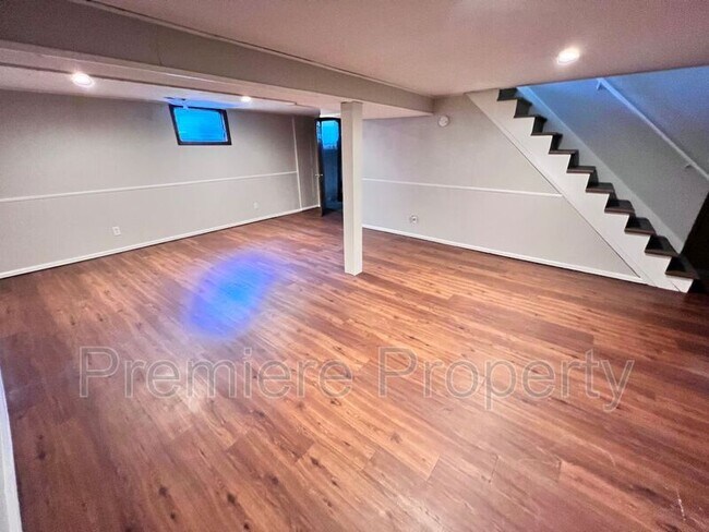 Building Photo - 4327 Sterling Ave