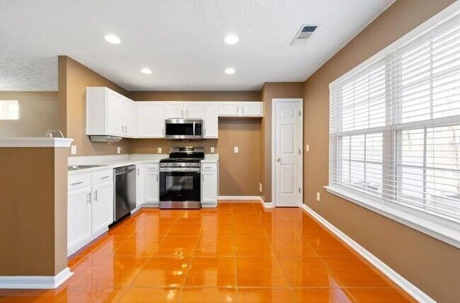 Building Photo - 5215 Sky Ridge Way