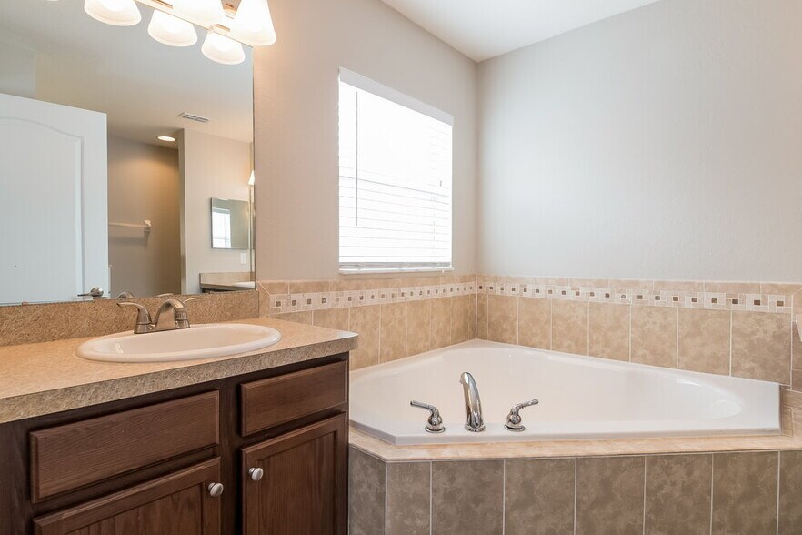 Building Photo - 4224 Misty Way