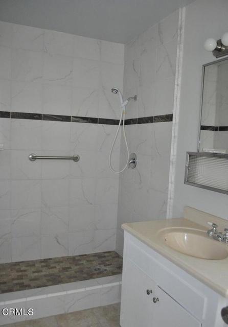 Building Photo - 3305 Hilltop Dr