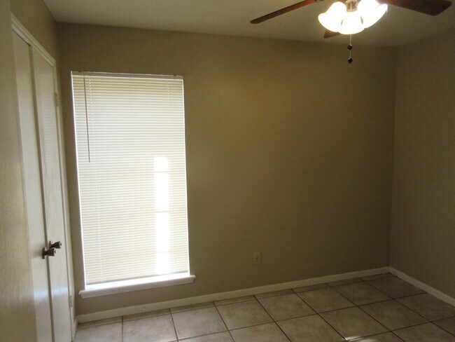 Building Photo - 11514 Meadow Ln