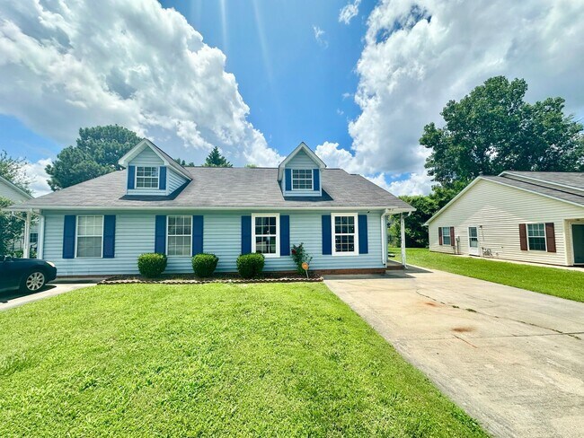 Building Photo - 1065 Farm Pond Ln