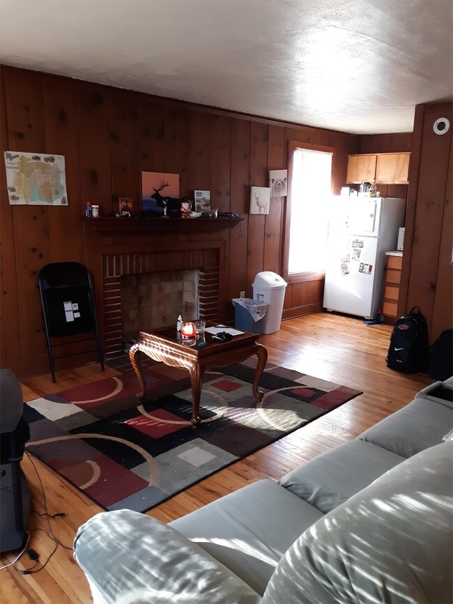 Building Photo - 516 W 5th Ave