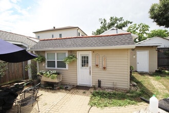 Building Photo - 150 Labarre Dr