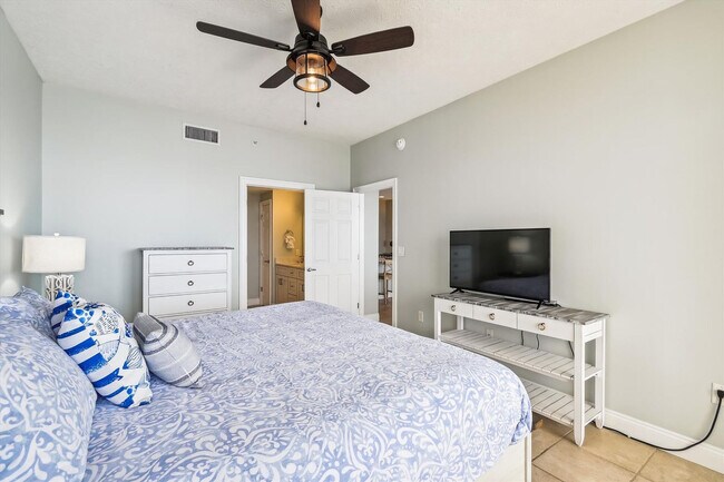 Building Photo - 8715 Surf Dr