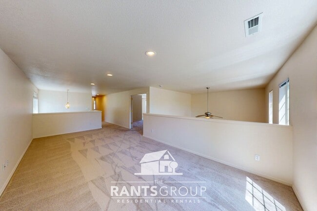 Building Photo - Spacious 3-Bedroom Home on a Corner Lot in Lacey!