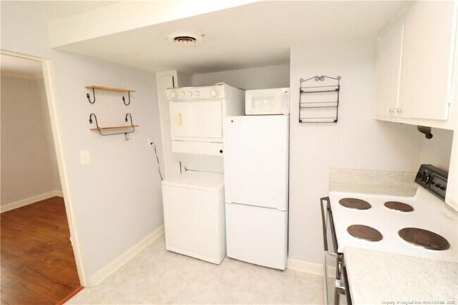 Building Photo - 1000 Nichols Dr