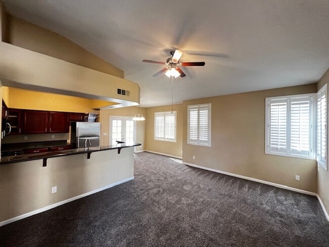 Building Photo - 3 Bedroom Condo - Gated - Summerlin - Detached Garage- New Carpet