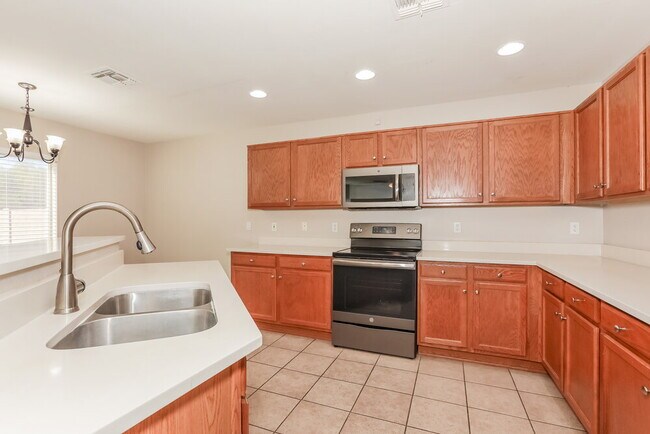 Building Photo - 31254 N Blackfoot Dr