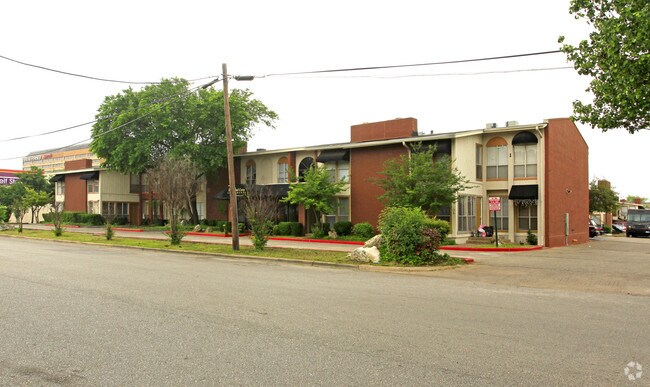 Uptown Crossing Austin, TX Apartment Finder