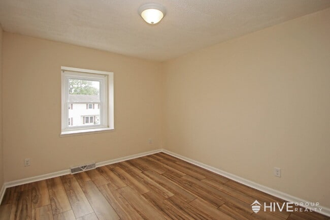 Building Photo - Fully Remodeled 3-Bedroom Duplex – Steps f...