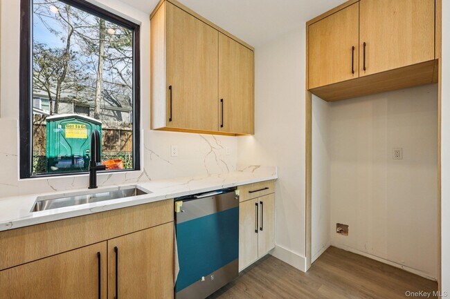 Building Photo - 325 Manville Rd