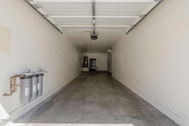 Building Photo - 106 W Commerce Ct