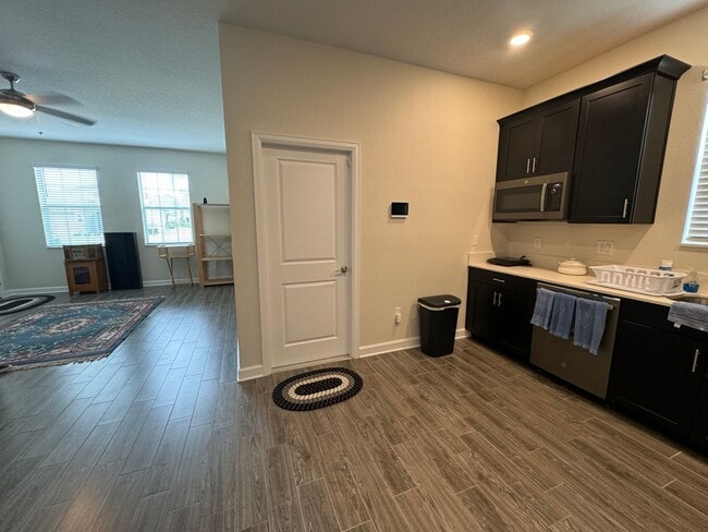 Building Photo - New Generation Stunning 1 Bed 1 Bath with ...