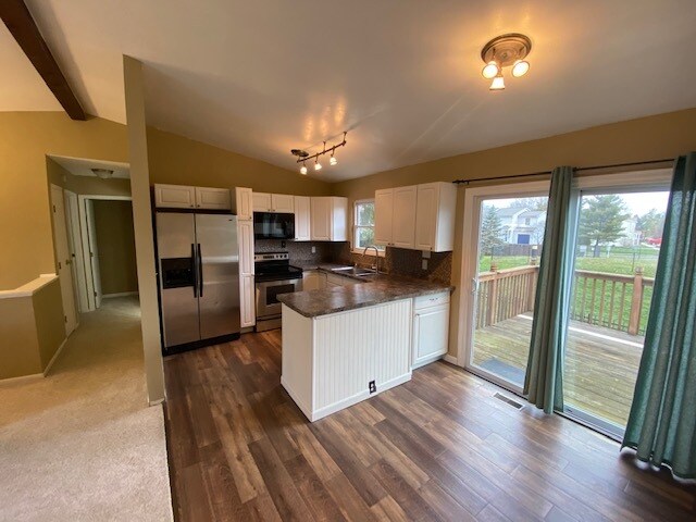 Building Photo - 942 Pebblelane Dr