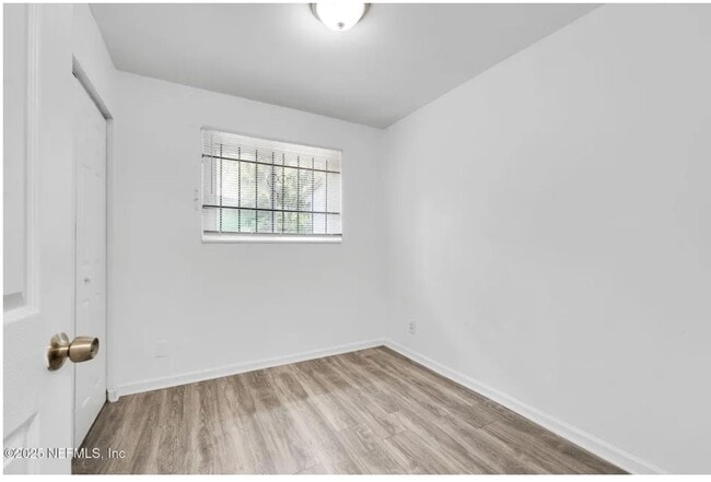 Building Photo - 9155 Sibbald Rd