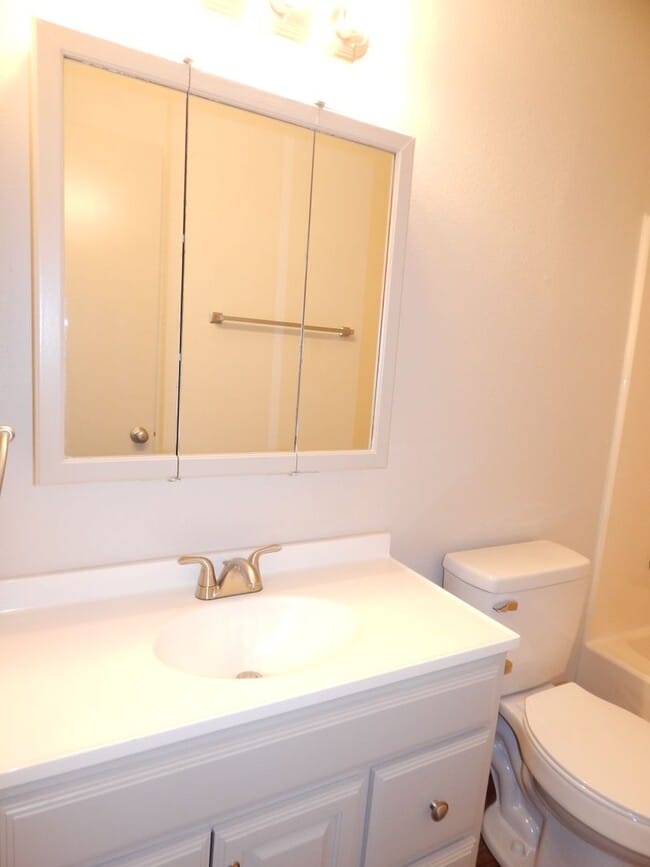 Building Photo - Whitehouse ISD! Lovely 3 Bedroom, 2 Bath Home