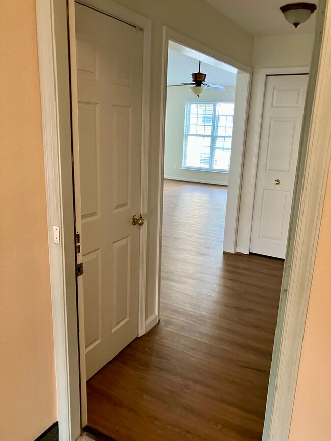 Entrance to condo - 1137 Huntmaster Ter NE