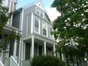 Building Photo - 4-5 Bedroom Single Family Home Located in the Fan/Richmond VA