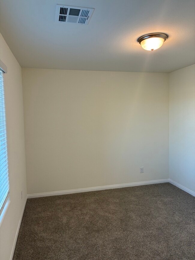 Building Photo - Beautiful 4 Bedroom Home in Southwest Vegas!