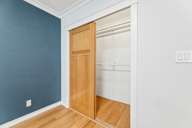 Building Photo - 5713 W 79th St