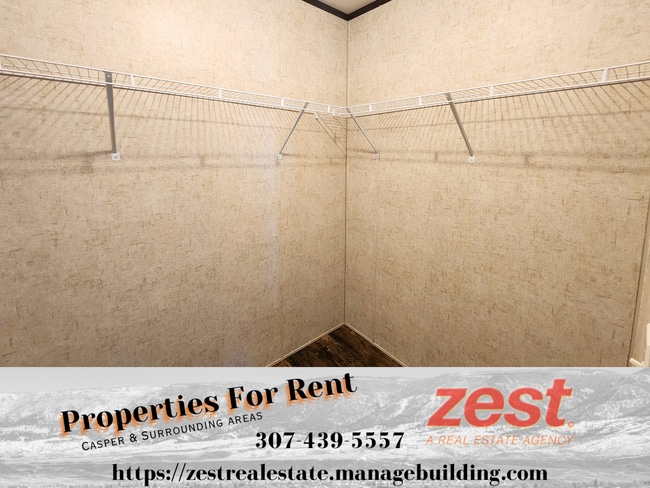 Building Photo - 1661 Scenic St