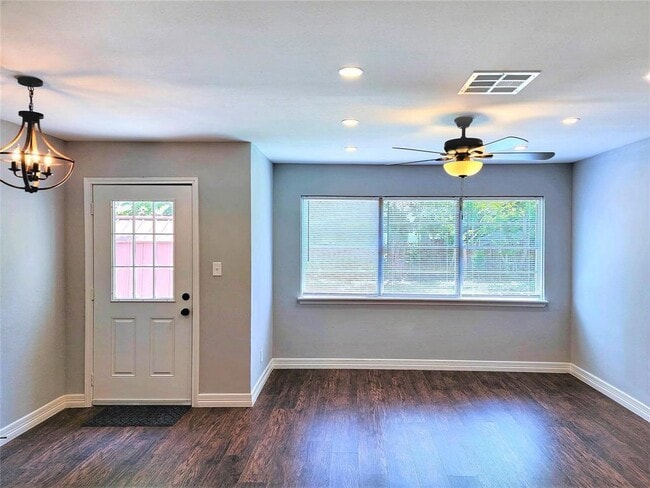 Building Photo - 8413 Robindell Dr