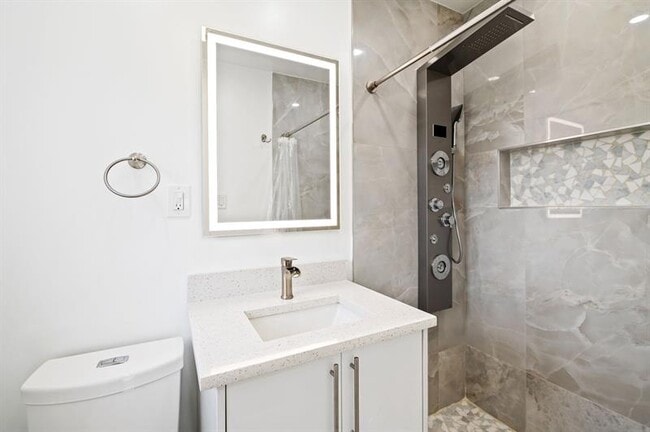Building Photo - 121 Almar Dr