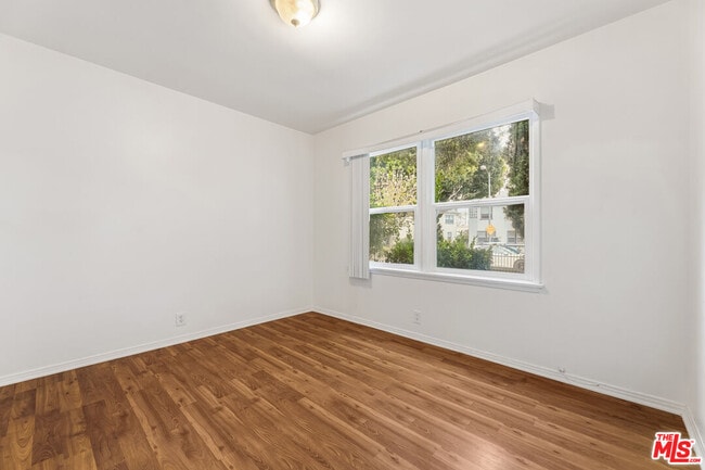 Building Photo - 5304 Kinston Ave