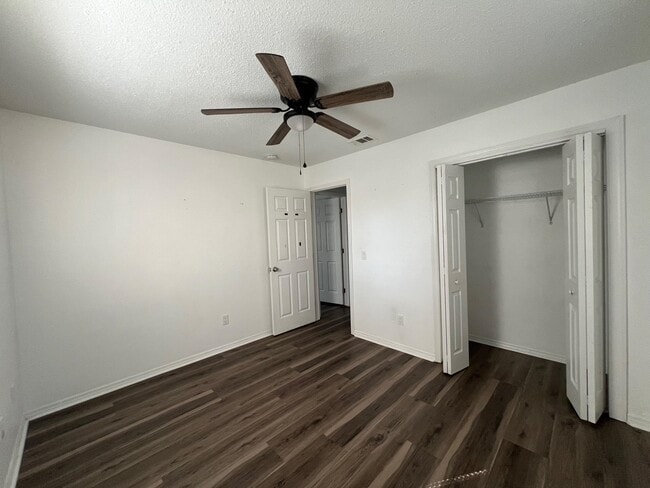 Building Photo - 677 W 5th Ave