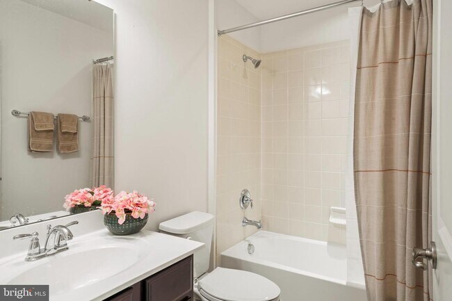 Building Photo - 42642 Burbank Terrace