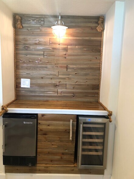 Building Photo - 355 S Ocean Dr