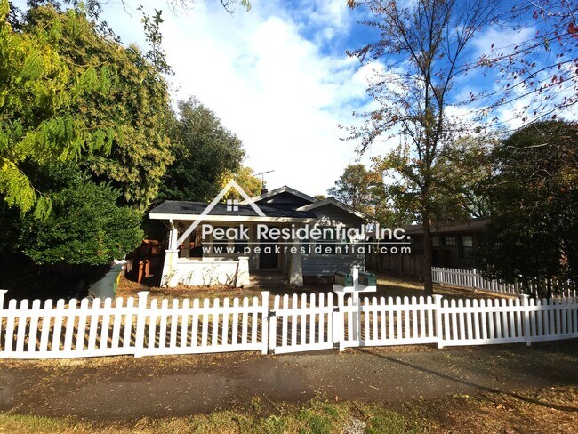 Primary Photo - Cute 2 bd/1 ba Roseville House