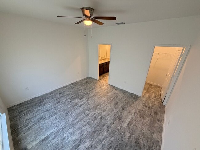Building Photo - 2810 Felda Ave