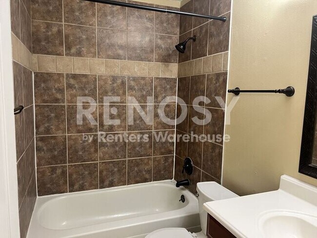 Building Photo - 3 bedroom 2 bathroom home in quiet neighborhood - coming soon!