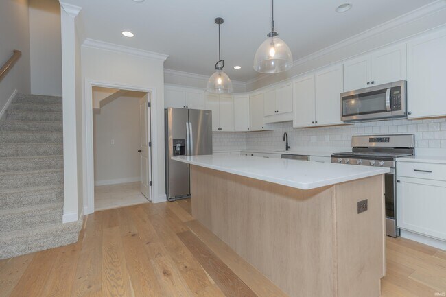 Building Photo - 3390 White Oak Trl