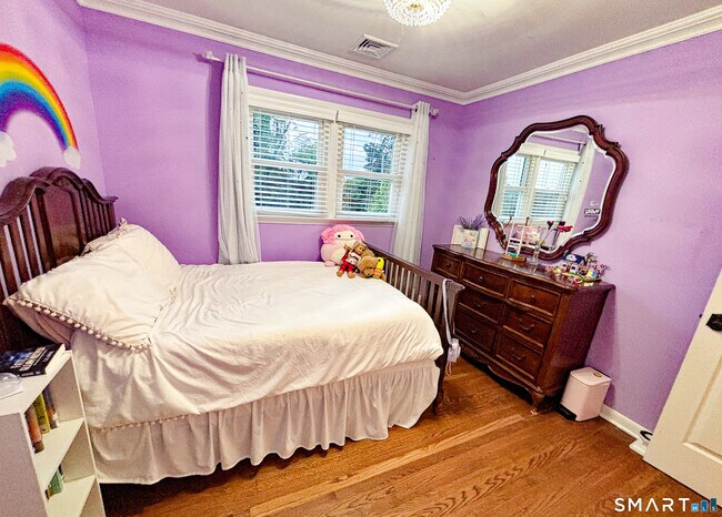 Building Photo - 120 Pilgrim Dr