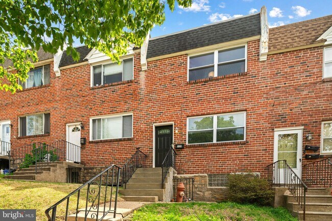 Building Photo - 339 Ripka St