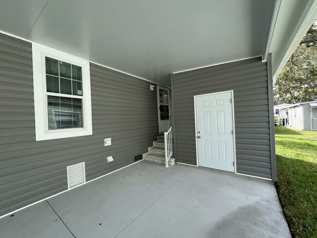 Building Photo - 15777 Bolesta Rd