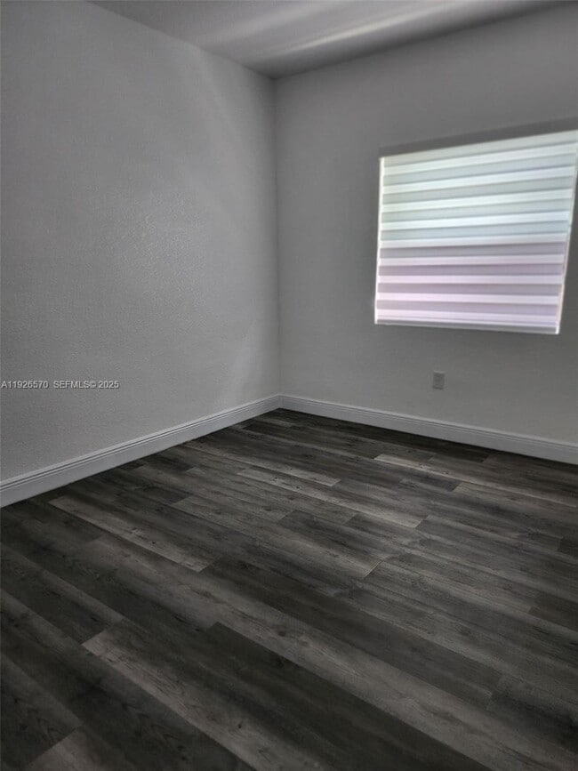 Building Photo - 1250 NW 55th St