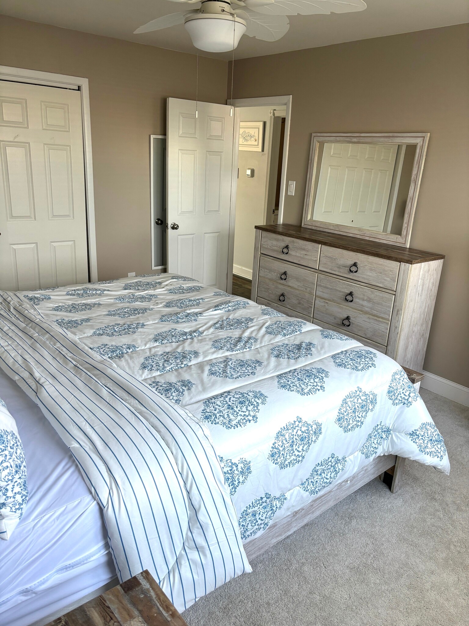 Building Photo - 6 N Newport Ave