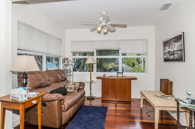 Building Photo - 1515 Oak St NE