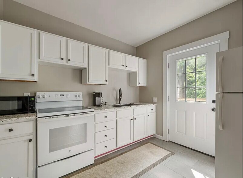 Building Photo - 1614 Lucia Ave